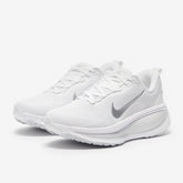 Nike Womens Vomero 18