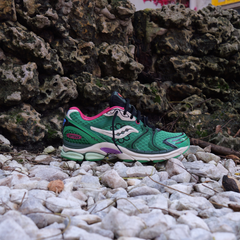 SAUCONY X JAE TIPS Progrid Triumph 4 Sugar Maple (Fern/Fern)